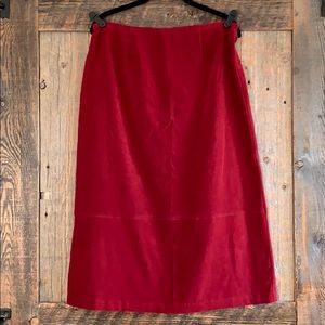 Requirement Petites deep red pencil skirt ♥️💚